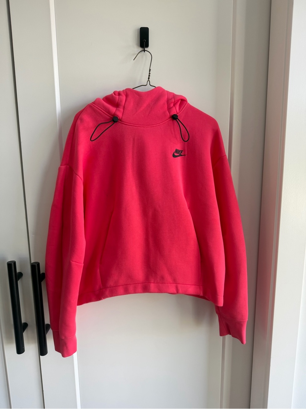Size S Nike Women's Bright Pink Drawstring Hooded Sweatshirt